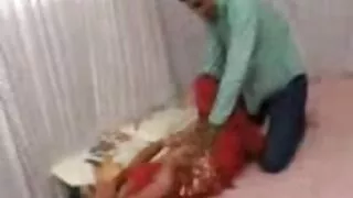 একটি নার্স একটি মহামারী মাঝখানে উলটাইয়া থেকে ডেঞ্জারাস সেক্স ভিডিও সংরক্ষণ করে.
